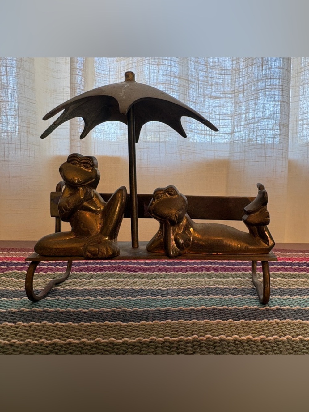 Bronze Frog Figurine Bench with Umbrella